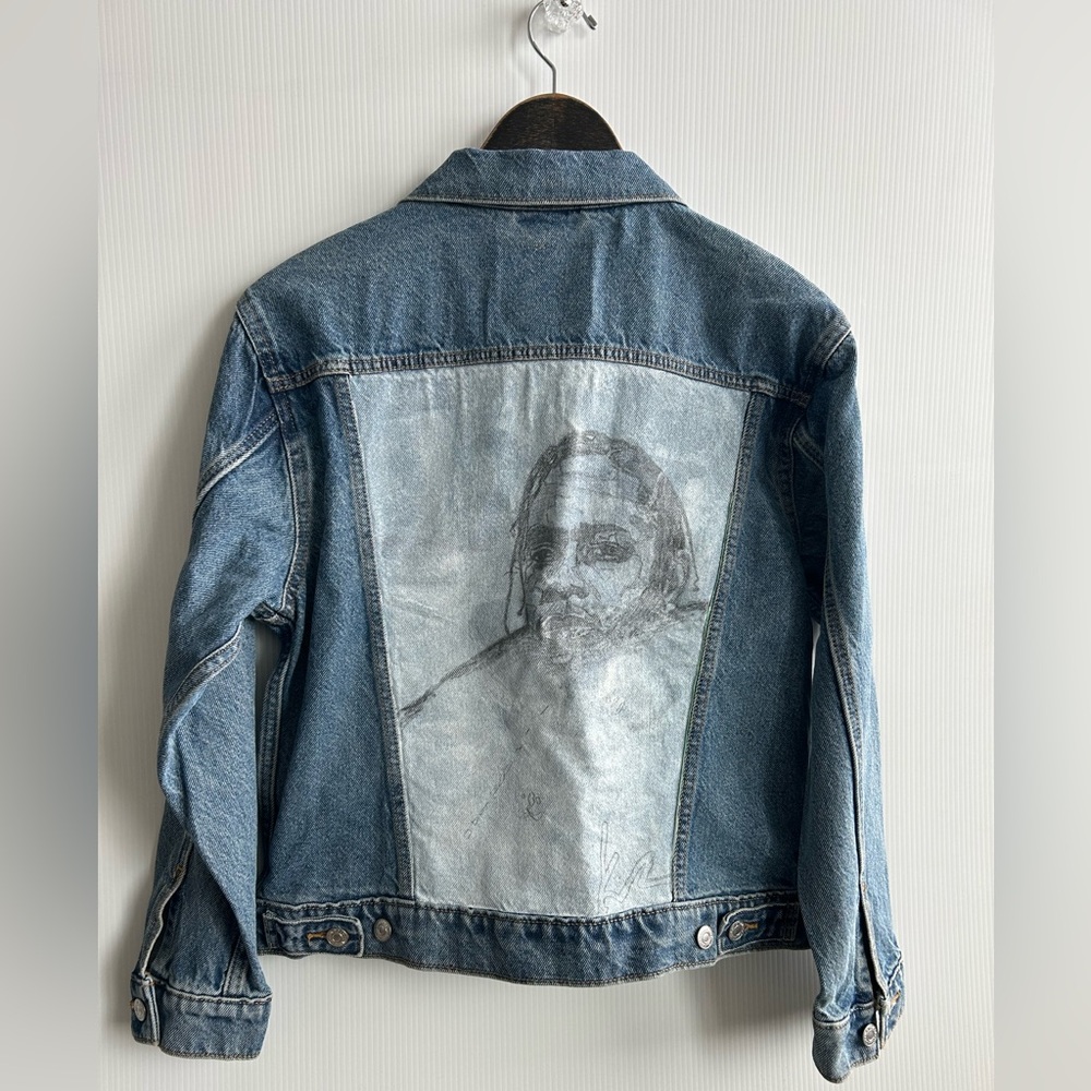 M NEW Levi's Denim Jacket- Back Graphic